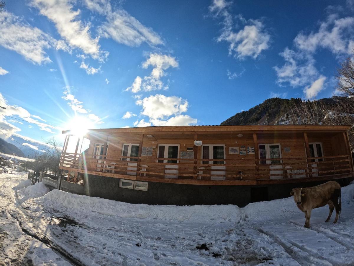 Girgola Bed & Breakfast Местия Екстериор снимка