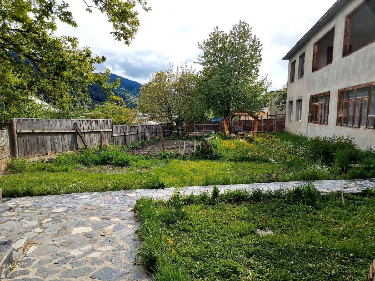 Girgola Bed & Breakfast Местия Екстериор снимка