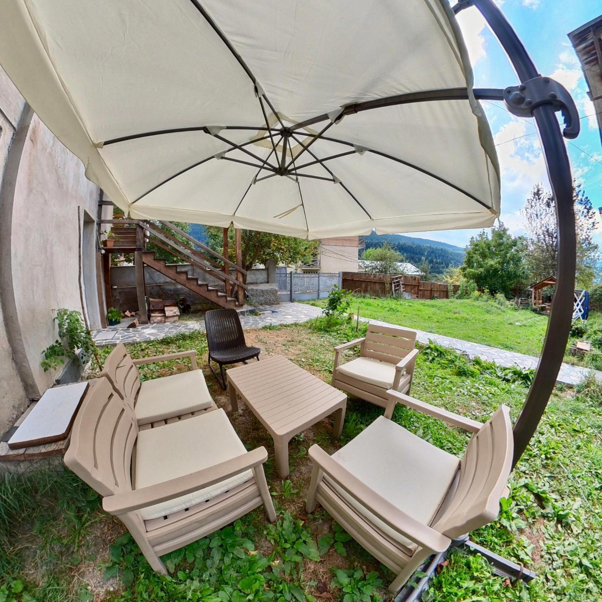 Girgola Bed & Breakfast Местия Екстериор снимка